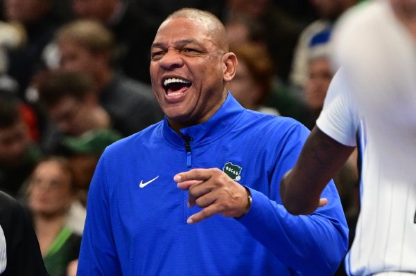 正规线上配资 让球员查你履历？老里：这引用自其他教练 体现了一种自信